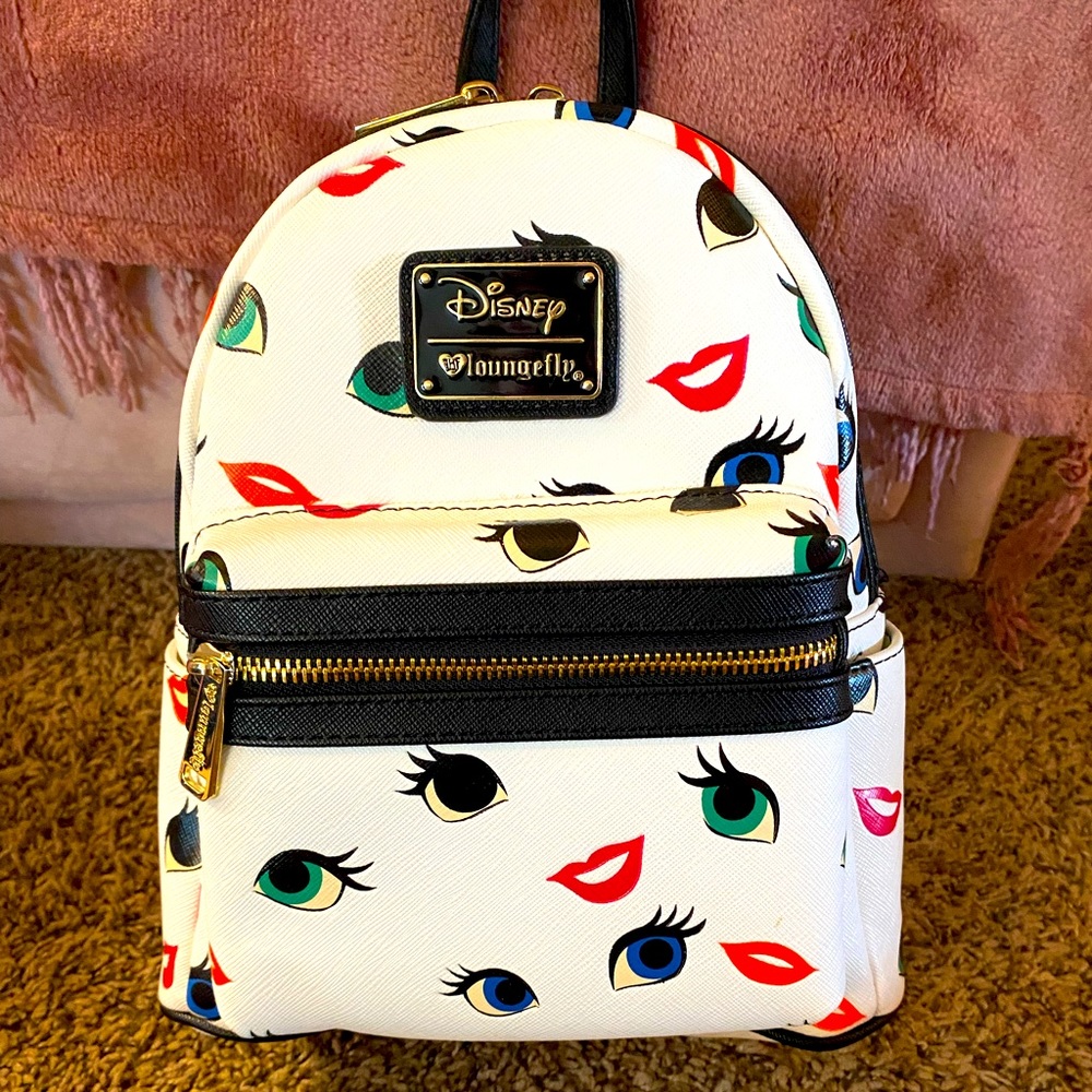 RARE Princess eyes ❤️ logo loungefly bag with tags!